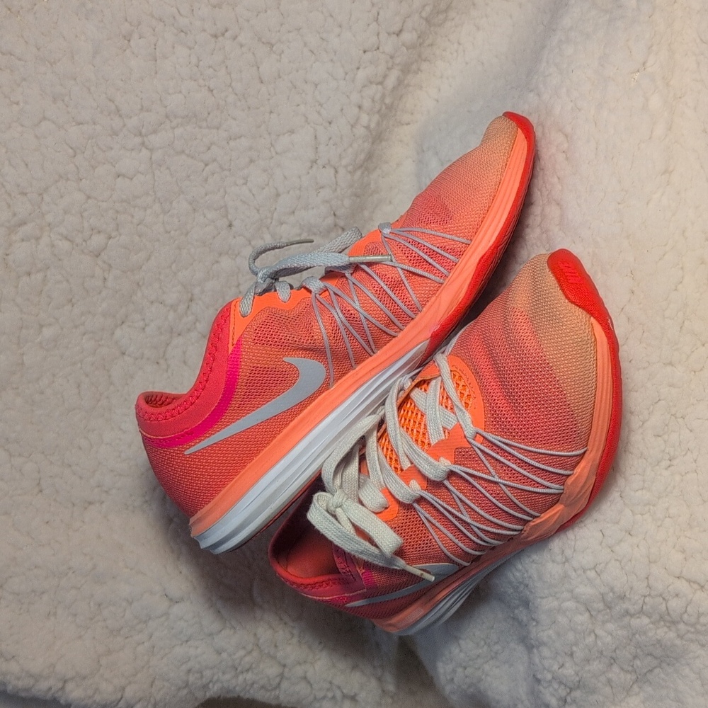 Nike Training Dual Fusion Sneakers Size 7.5